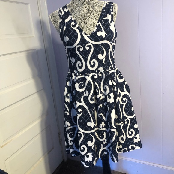24/7 Comfort Apparel Dresses & Skirts - Navy blue and white pattern dress